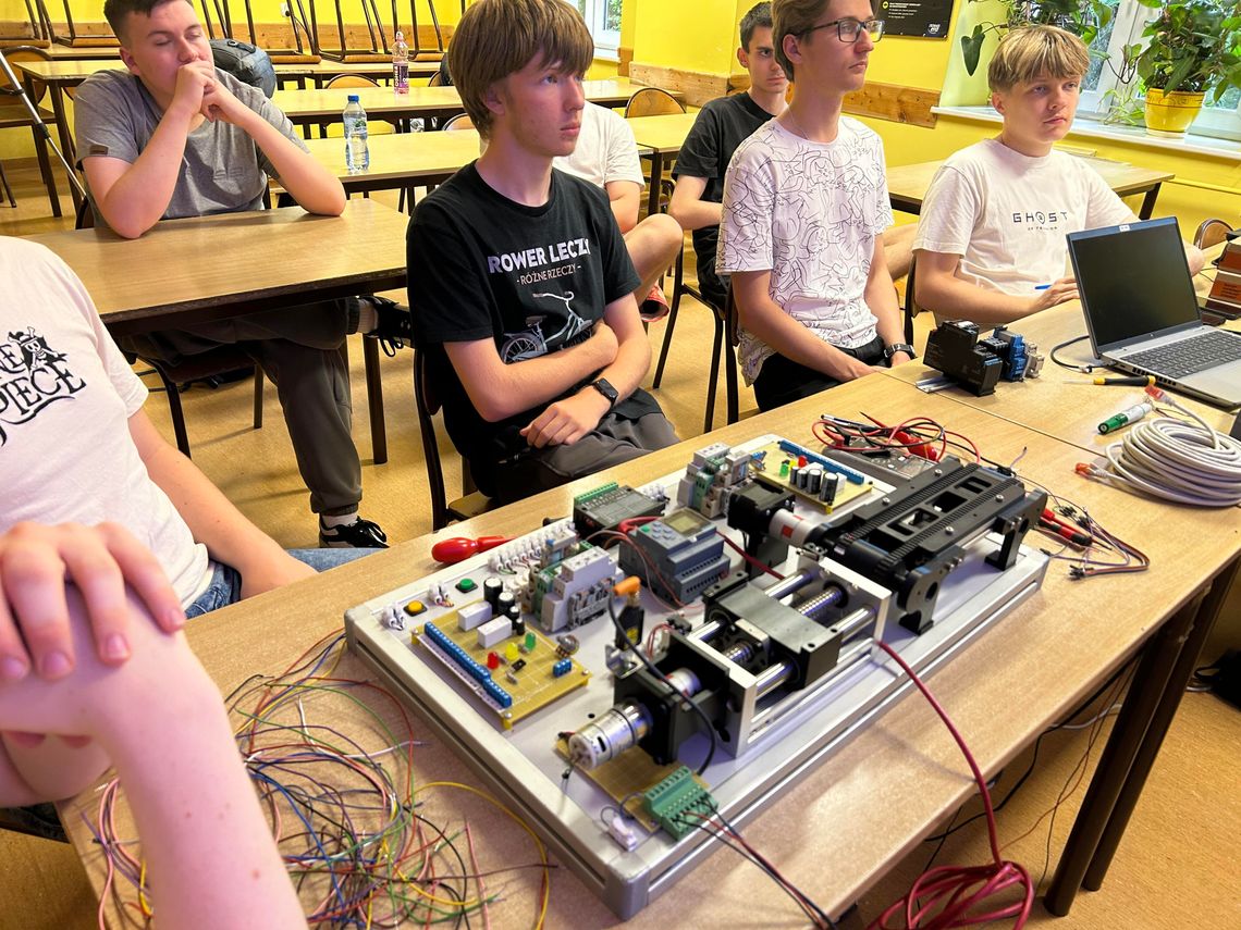 Zajęcia specjalistyczne w Technikum nr 3 w Malborku. Uczniowie rozwijają kompetencje techniczne