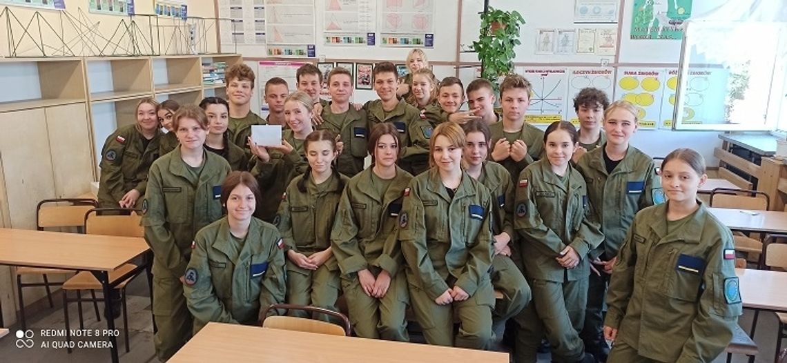 „Zamiast kwiatka niosę pomoc” w klasie wojskowej w ZSP 4 Malborku