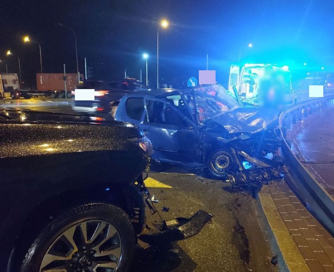 Zderzenie dwóch osobówek w Malborku. Policja apeluje o ostrożność!