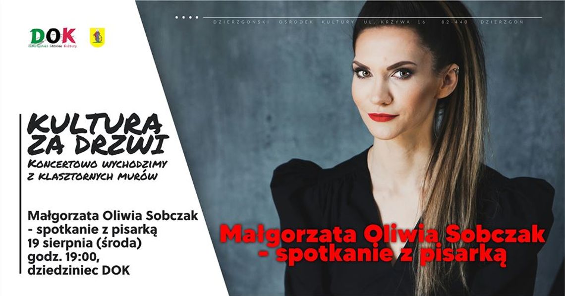 Spotkanie z pisarką Małgorzatą Oliwią Sobczak w Dzierzgoniu